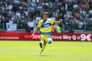 记者：尤文22岁中场米雷蒂同意加盟那不勒斯，俱乐部尚未达成协议