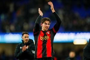 记者：扎巴尼转会巴黎达成协议，将签约至2030年6月